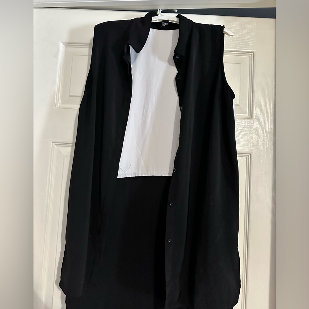 Forever 21 Black and White Tank Top